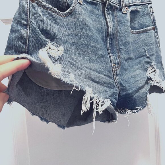 Abercrombie & Fitch-The Moms Short High Rise Denim/Jean Shorts-Sz 2/26-Distress - Picture 4 of 13